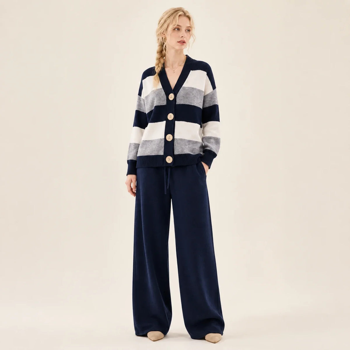 Completo Melissa da donna blu navy con cardigan a righe e pantalone coordinato