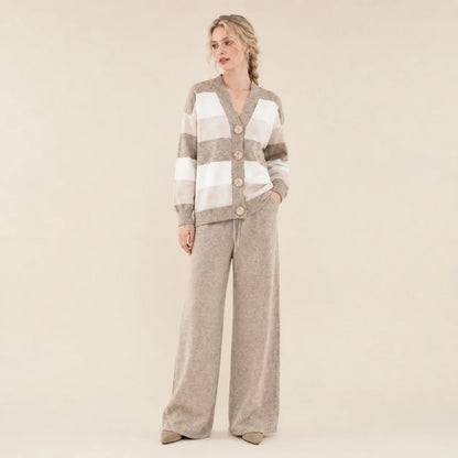 Completo Melissa da donna color cammello con cardigan a righe e pantalone coordinato